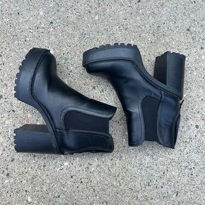 Steve Madden Black Heeled Boots Size 8.5